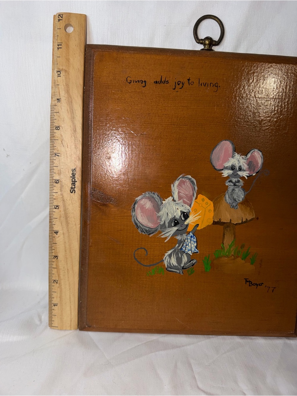 Vintage 1977 Whimsical Mice Hand-Painted Wood Plaque - Picture 3 of 7